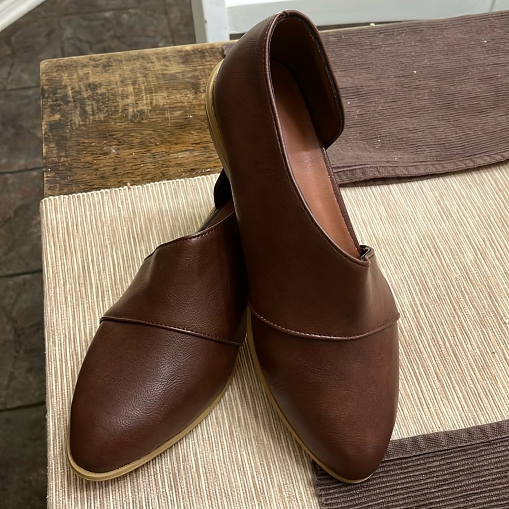 Brand new….. never worn…. Absolutely perfect! Ladies shoes